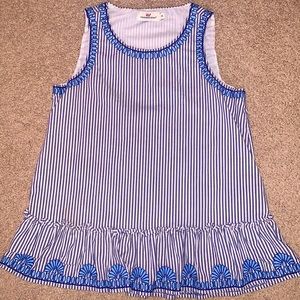 Girls vineyard vines dress.